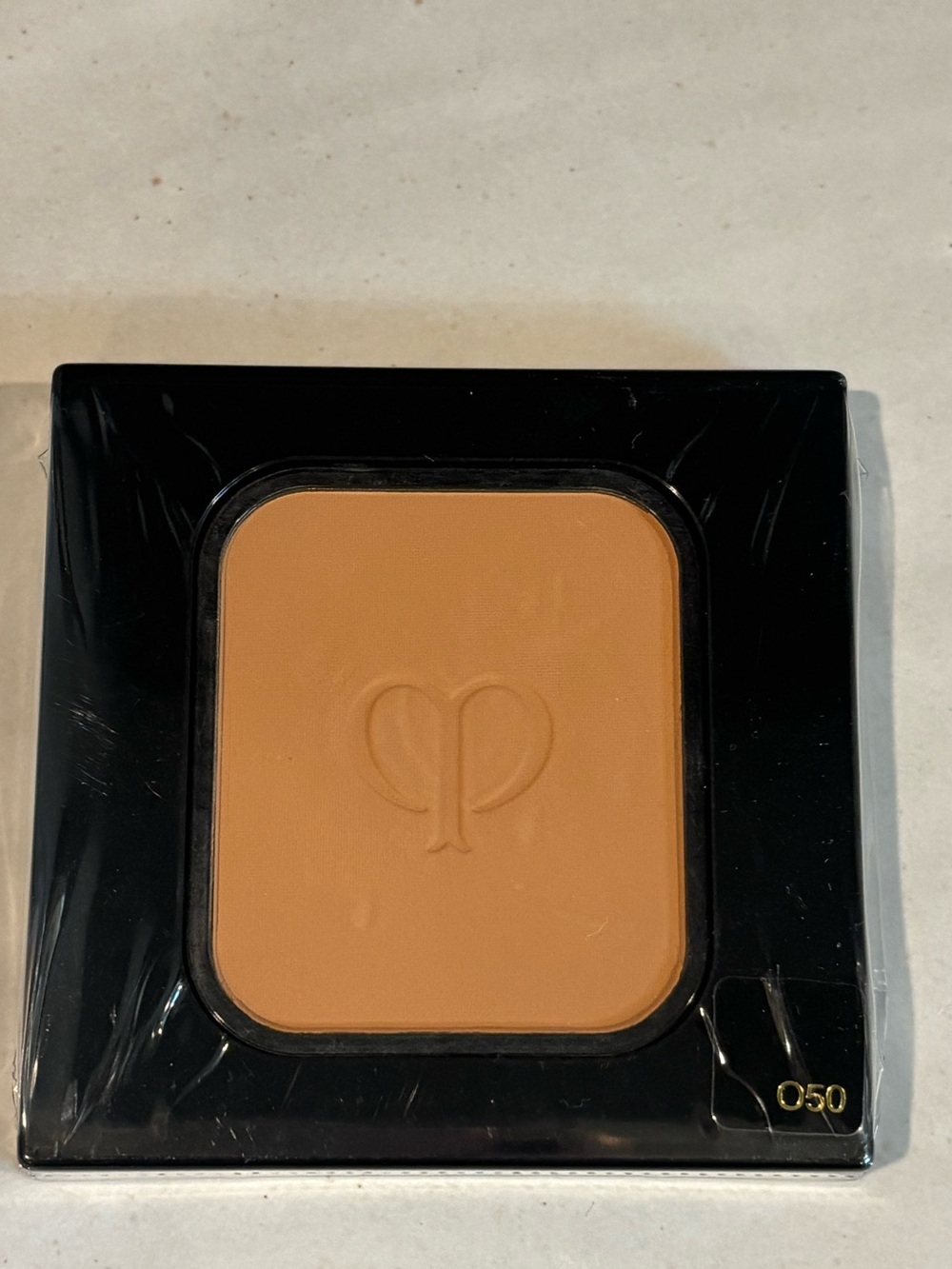 Cle de Peau ~ Radiant Powder Foundation ~ Refill ~ O50
